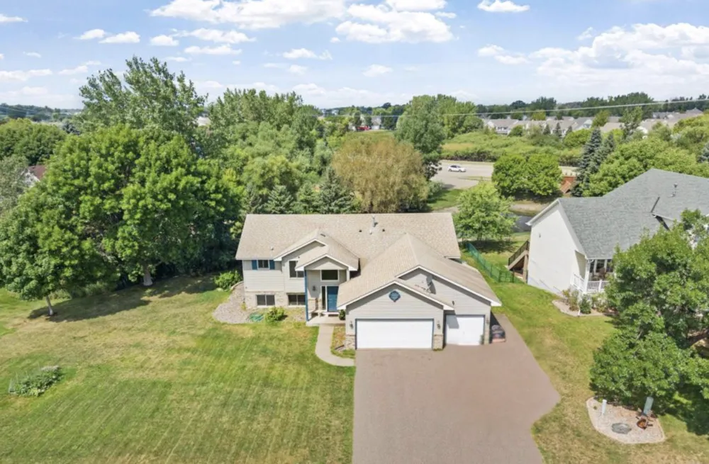 18566 96th Place Maple Grove, MN 55311