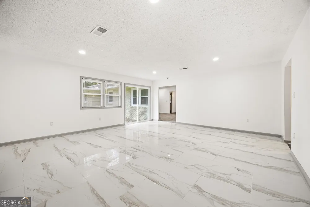 145 Wall Street Warner Robins, GA 31088