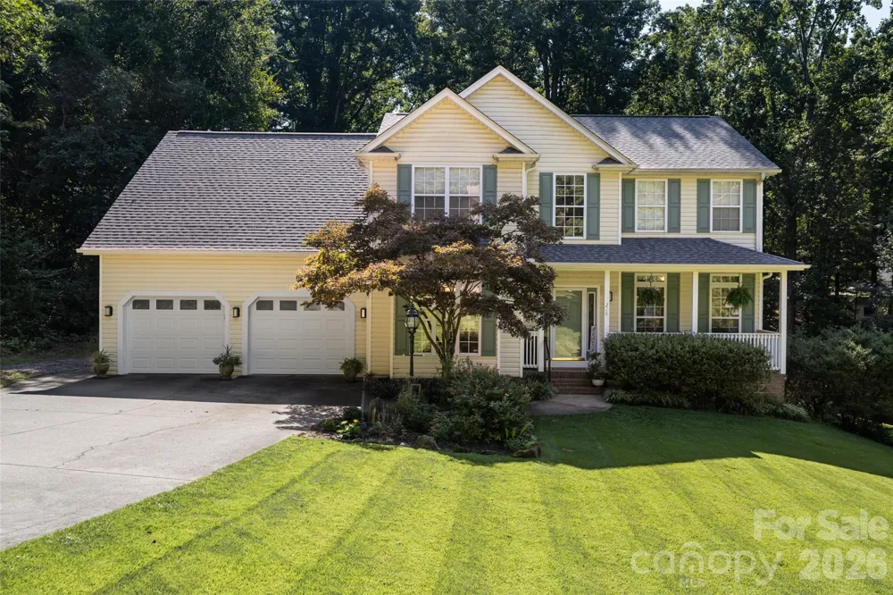 216 Holly Lane Greer, SC 29651