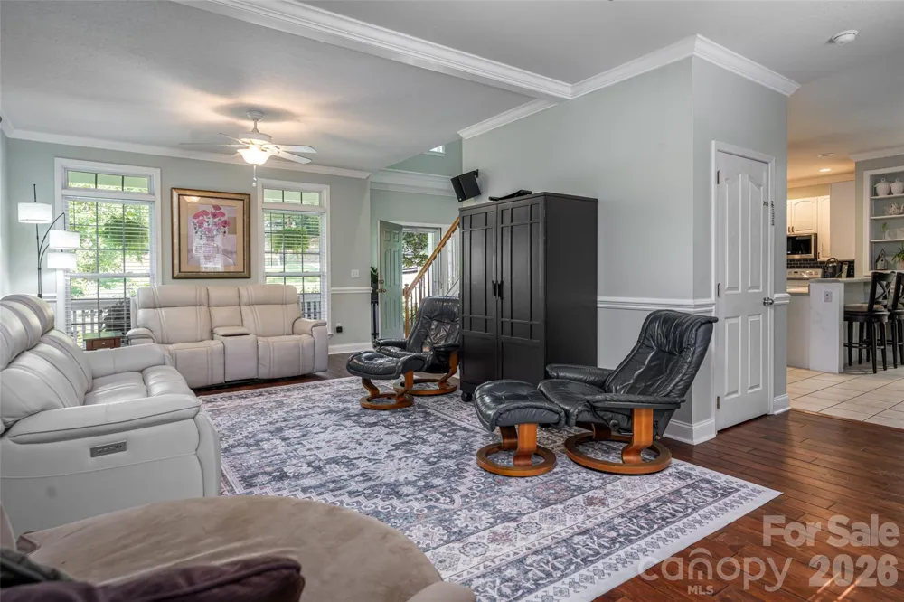 216 Holly Lane Greer, SC 29651