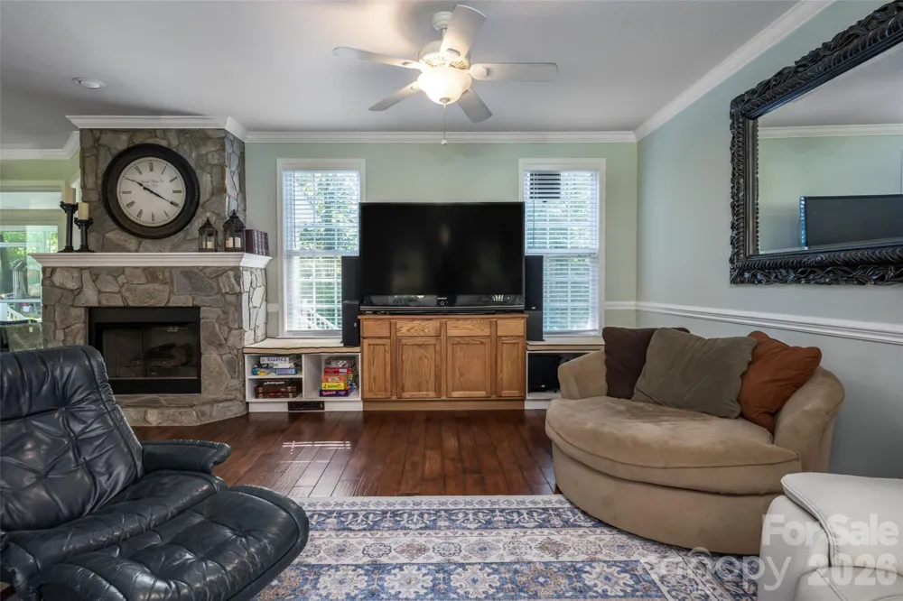 216 Holly Lane Greer, SC 29651