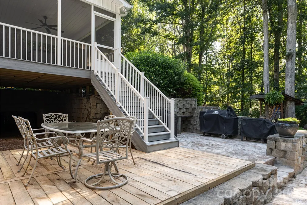 216 Holly Lane Greer, SC 29651
