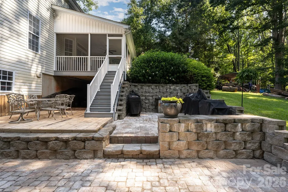 216 Holly Lane Greer, SC 29651