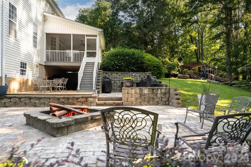 216 Holly Lane Greer, SC 29651