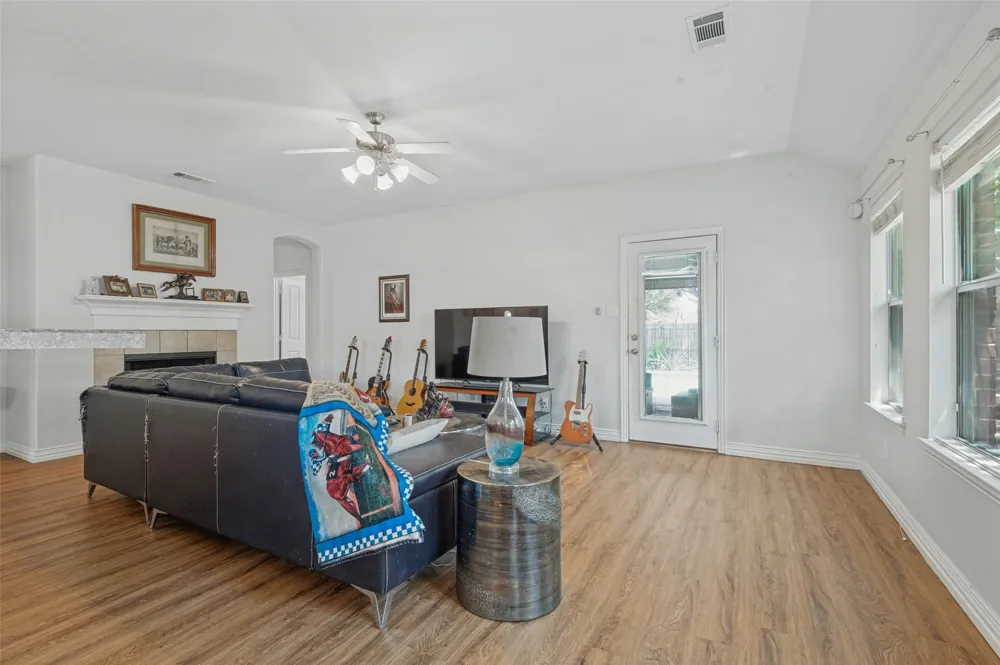 3018 Ashlawn Court Midlothian, TX 76065