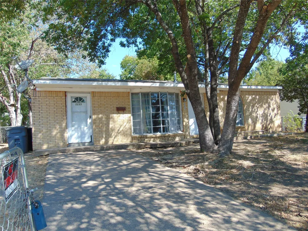 2233 Talco Drive Dallas, TX 75241