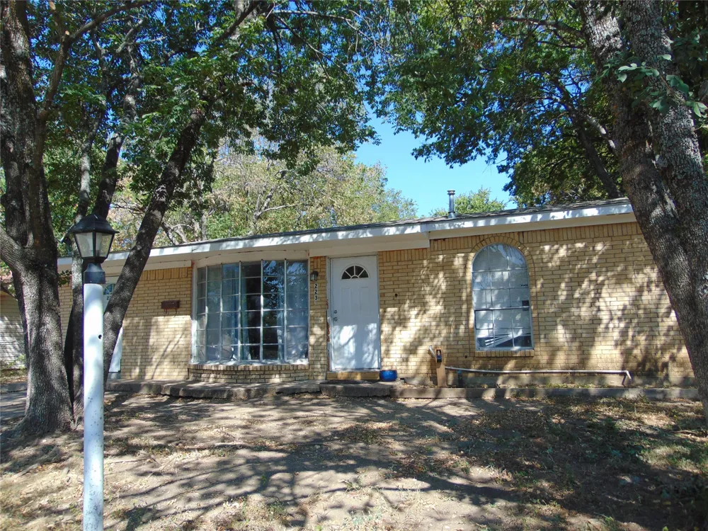 2233 Talco Drive Dallas, TX 75241