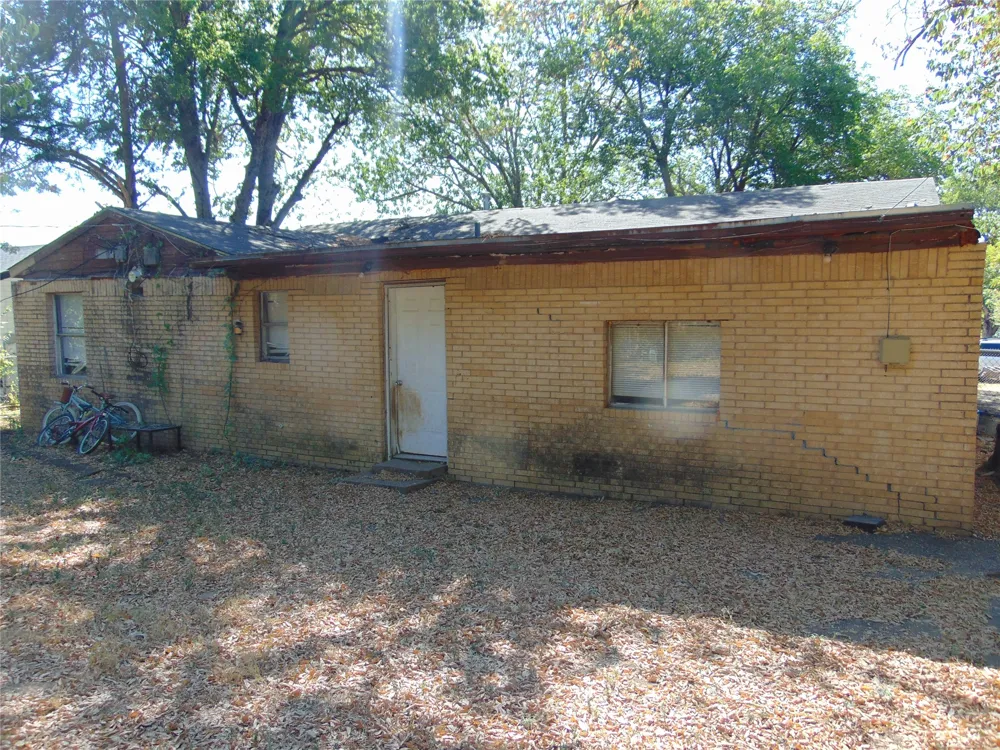 2233 Talco Drive Dallas, TX 75241