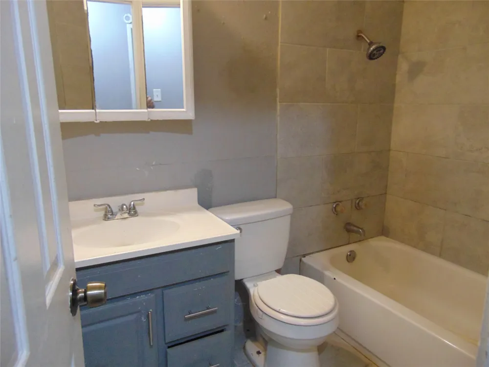 2233 Talco Drive Dallas, TX 75241