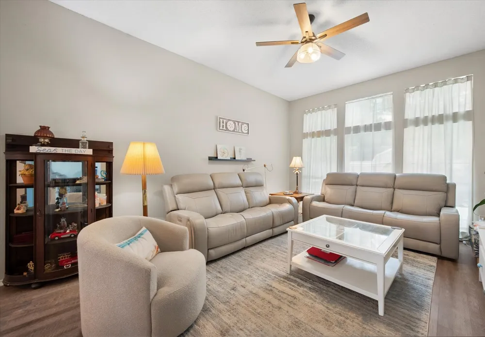 6929 Wooddale Drive Watauga, TX 76148