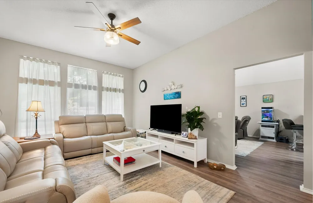 6929 Wooddale Drive Watauga, TX 76148