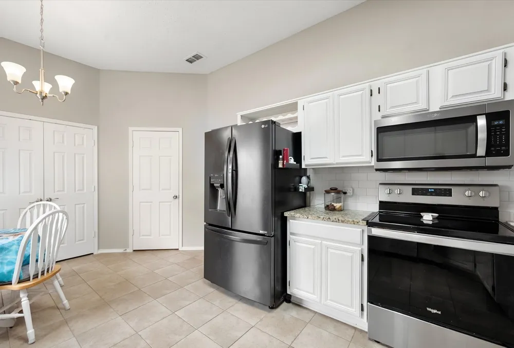 6929 Wooddale Drive Watauga, TX 76148