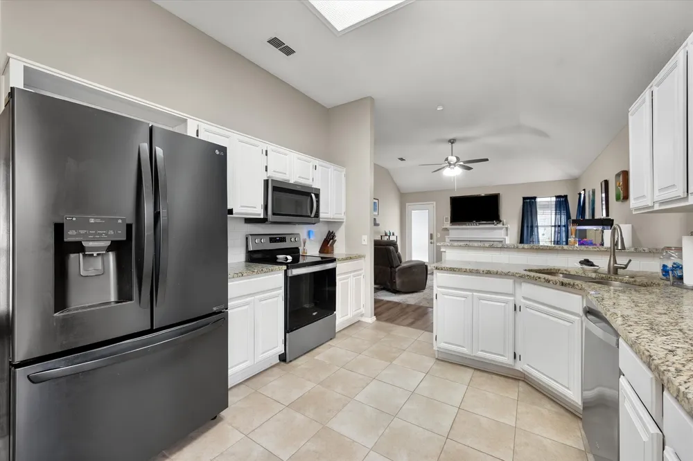 6929 Wooddale Drive Watauga, TX 76148