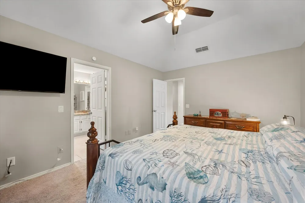 6929 Wooddale Drive Watauga, TX 76148