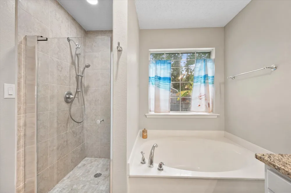 6929 Wooddale Drive Watauga, TX 76148