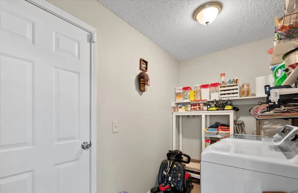 6929 Wooddale Drive Watauga, TX 76148