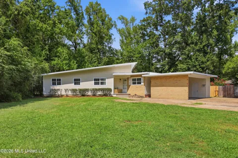 728 Colonial Circle