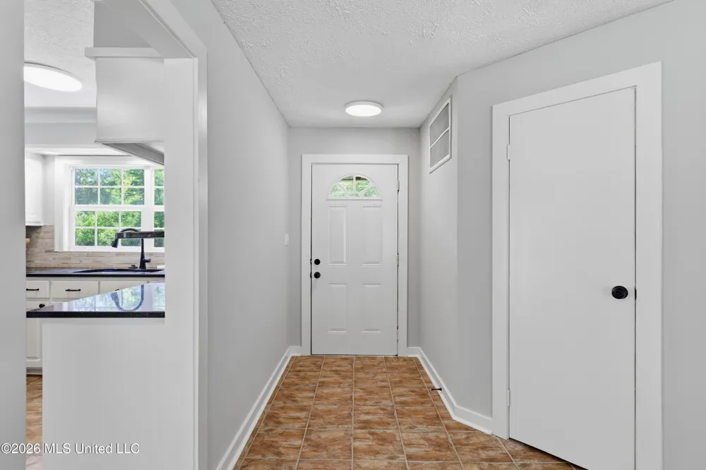 728 Colonial Circle Jackson, MS 39211
