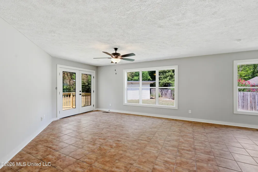 728 Colonial Circle Jackson, MS 39211