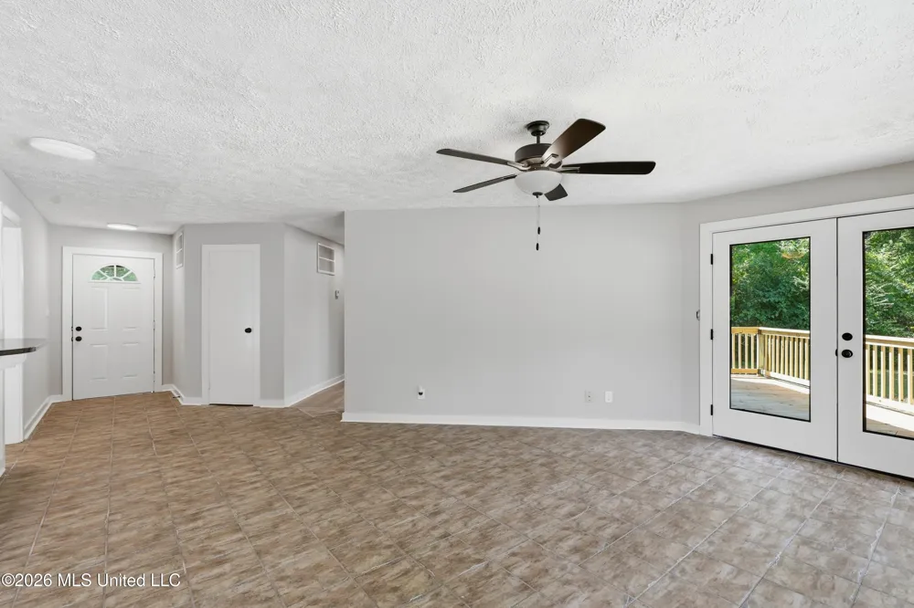 728 Colonial Circle Jackson, MS 39211