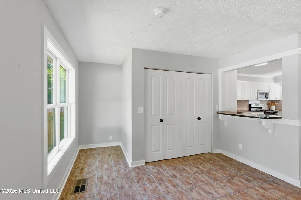 728 Colonial Circle Jackson, MS 39211