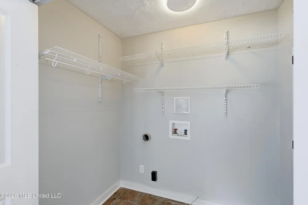 728 Colonial Circle Jackson, MS 39211