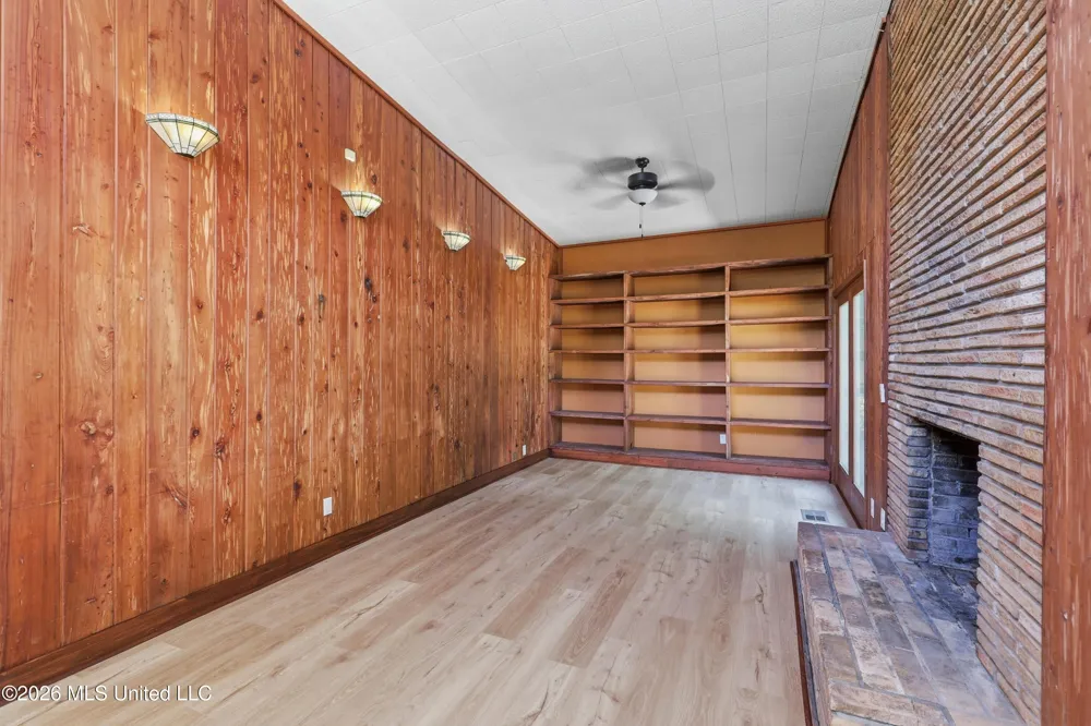 728 Colonial Circle Jackson, MS 39211