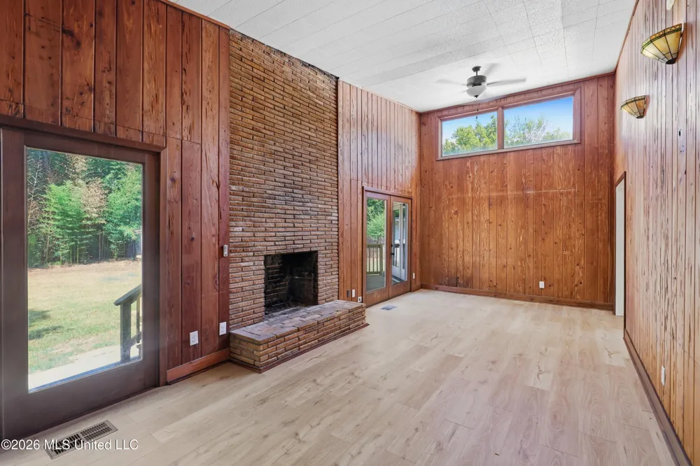 728 Colonial Circle Jackson, MS 39211