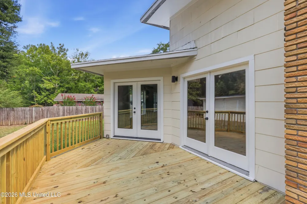 728 Colonial Circle Jackson, MS 39211