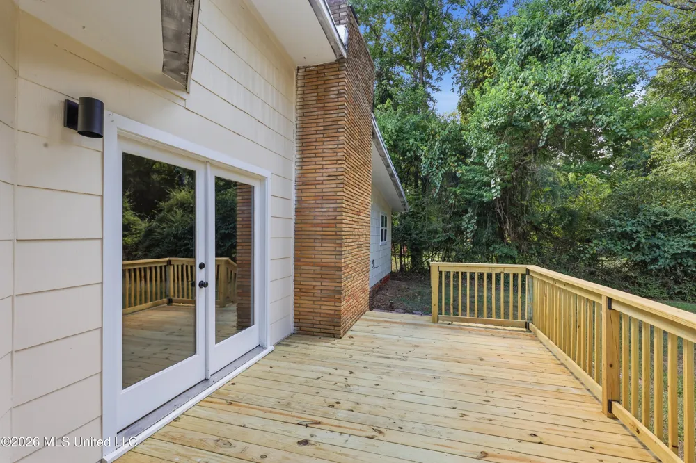 728 Colonial Circle Jackson, MS 39211