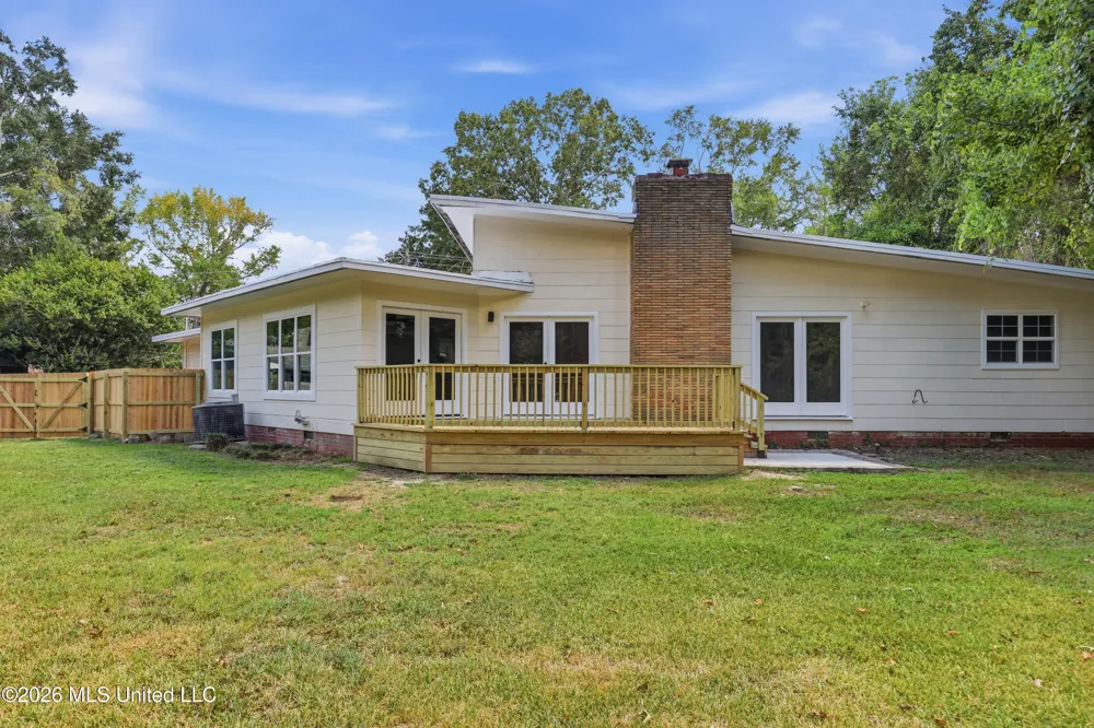 728 Colonial Circle Jackson, MS 39211