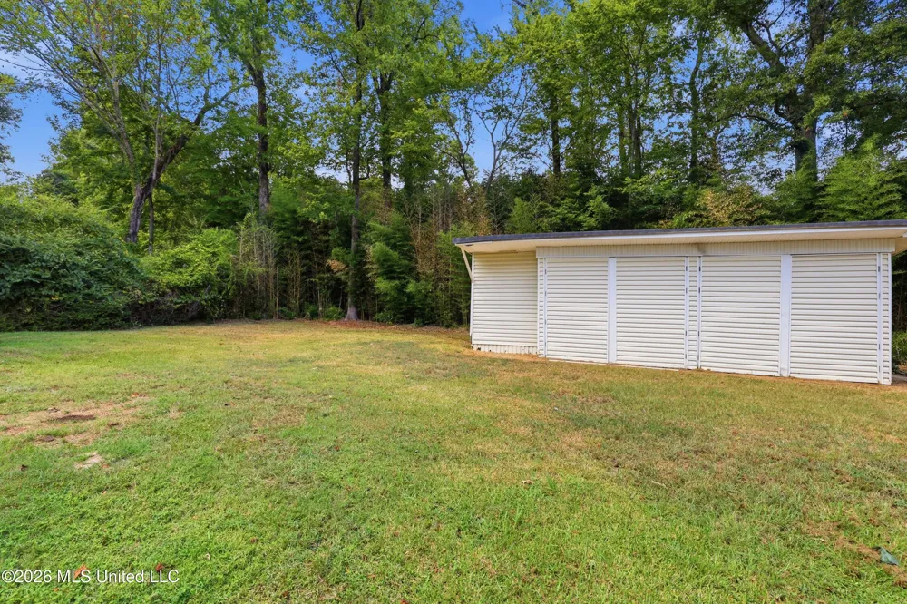 728 Colonial Circle Jackson, MS 39211
