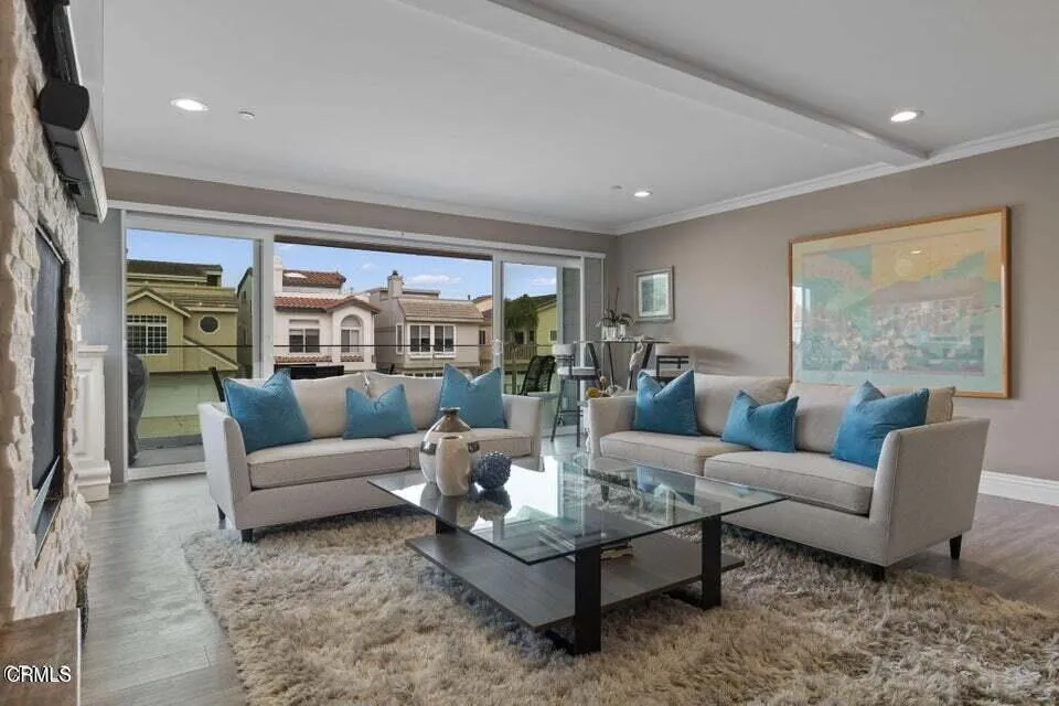 104 La Brea Street Oxnard, CA 93035