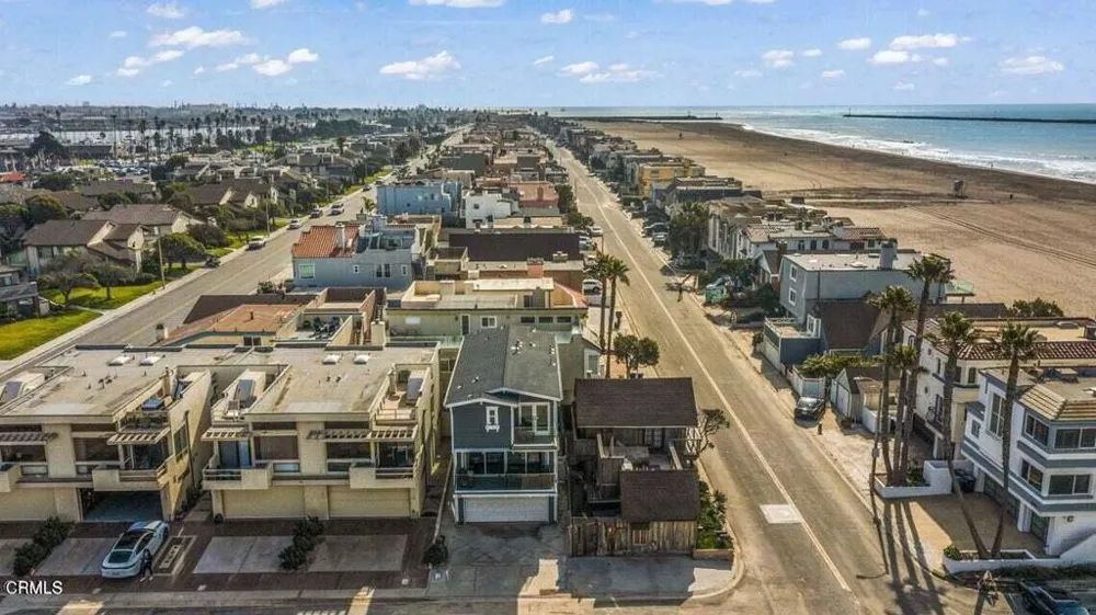 104 La Brea Street Oxnard, CA 93035