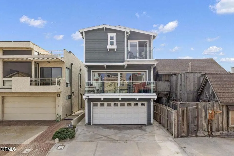 104 La Brea Street Oxnard, CA 93035