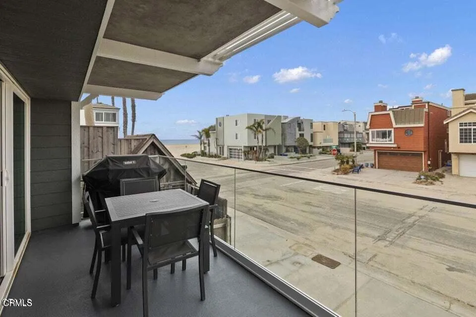 104 La Brea Street Oxnard, CA 93035