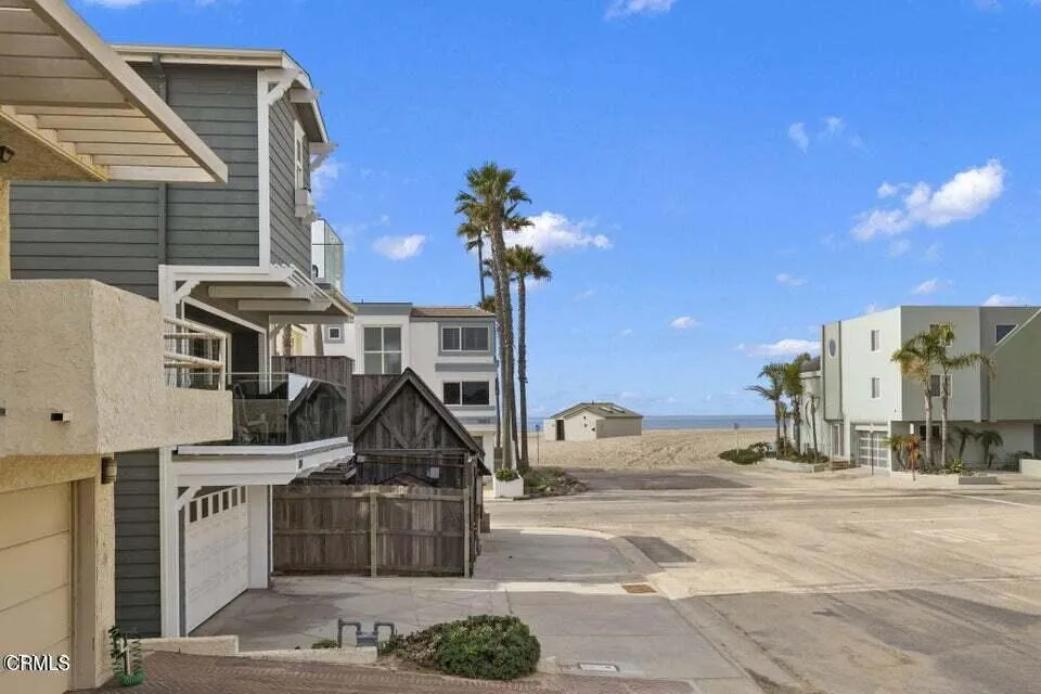 104 La Brea Street Oxnard, CA 93035