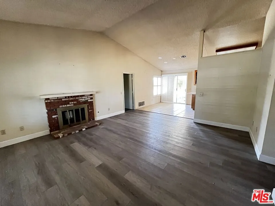 689 W Norwood Street Rialto, CA 92377