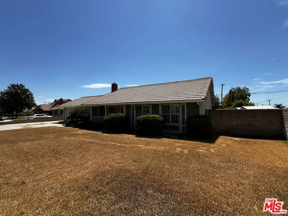 689 W Norwood Street Rialto, CA 92377