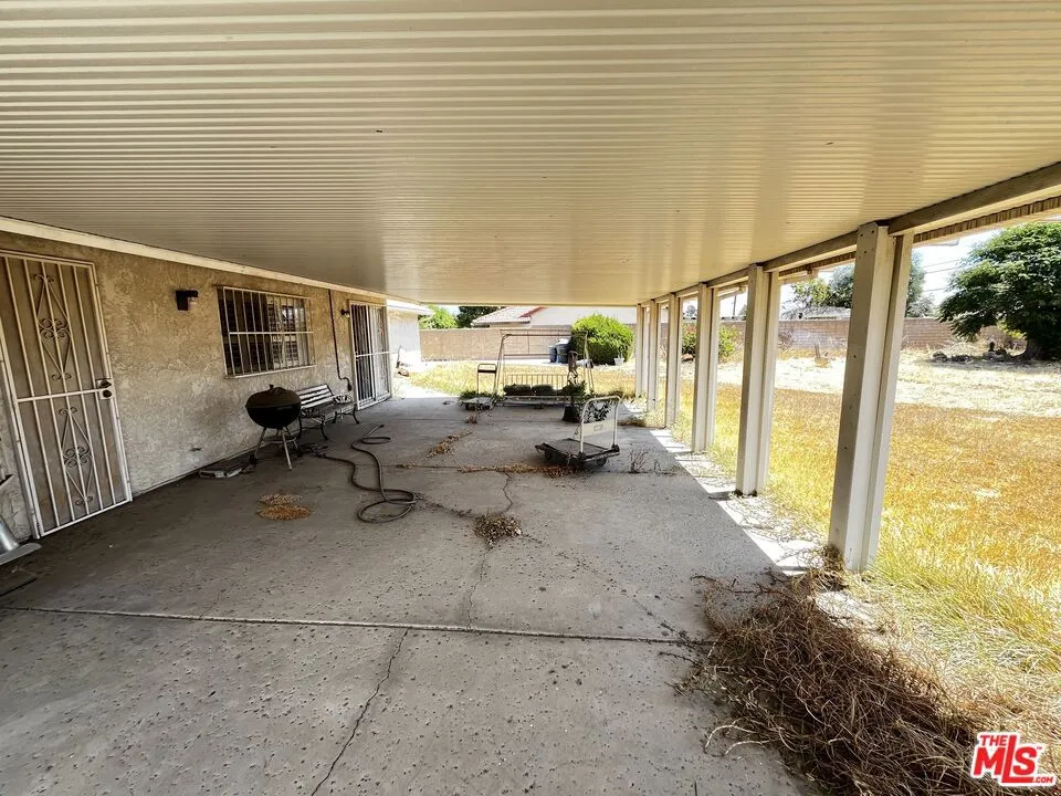 689 W Norwood Street Rialto, CA 92377