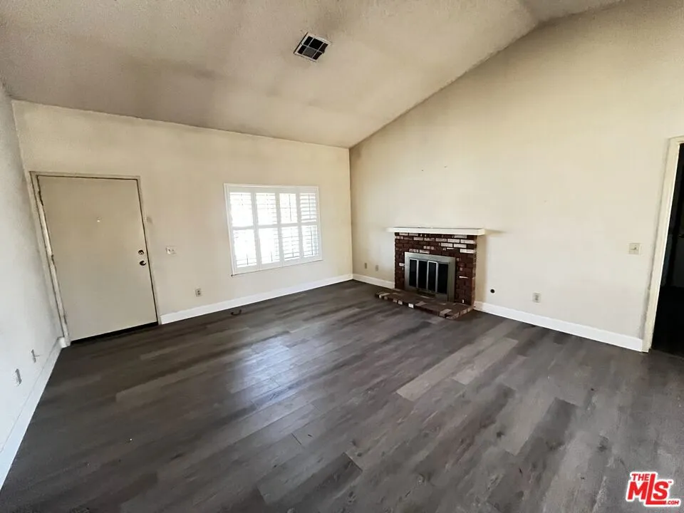 689 W Norwood Street Rialto, CA 92377