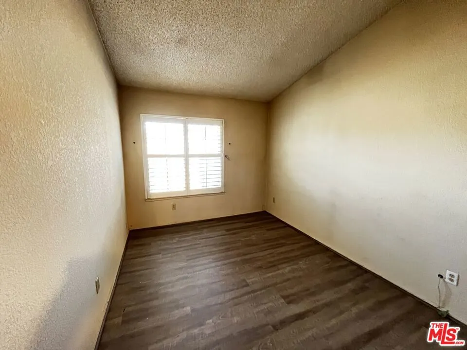 689 W Norwood Street Rialto, CA 92377