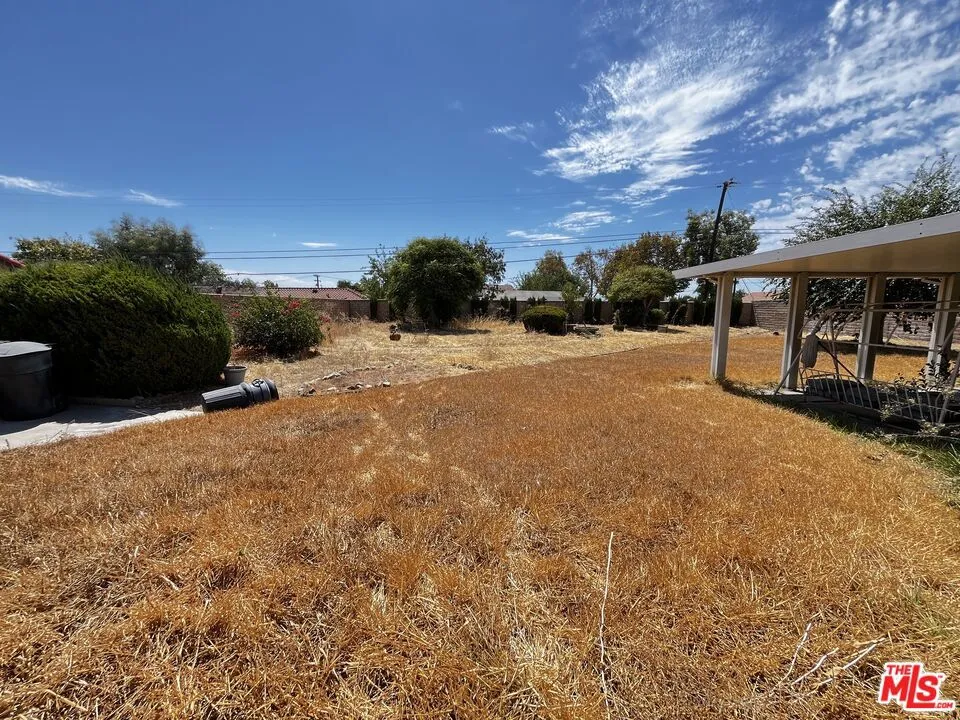 689 W Norwood Street Rialto, CA 92377