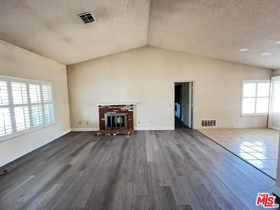 689 W Norwood Street Rialto, CA 92377