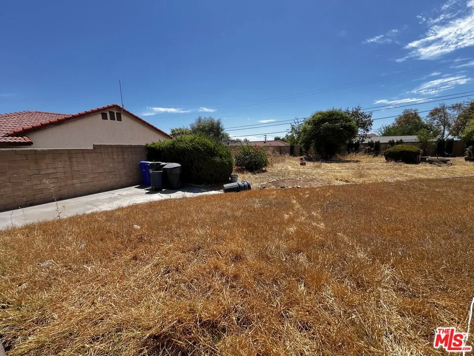 689 W Norwood Street Rialto, CA 92377