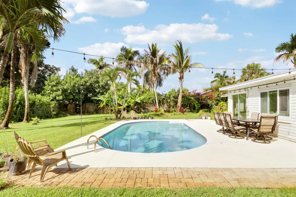 8016 SE PALM STREET Hobe Sound, FL 33455