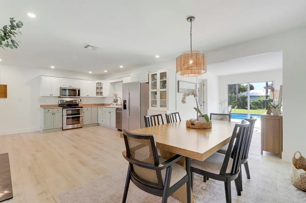 8016 SE PALM STREET Hobe Sound, FL 33455