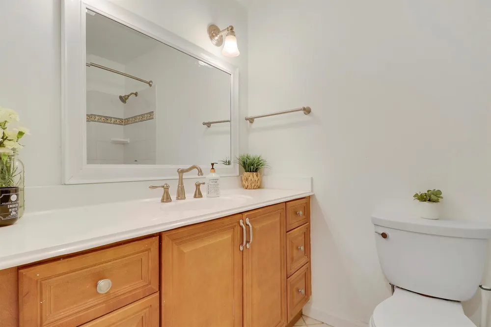 8016 SE PALM STREET Hobe Sound, FL 33455