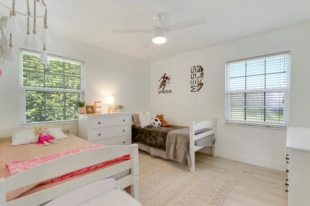 8016 SE PALM STREET Hobe Sound, FL 33455