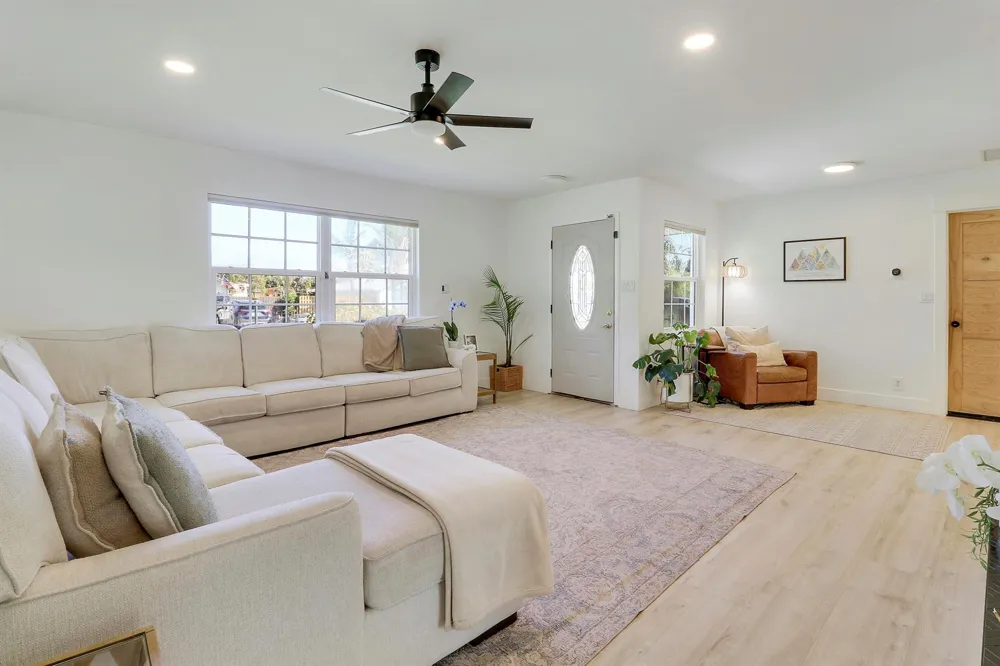 8016 SE PALM STREET Hobe Sound, FL 33455